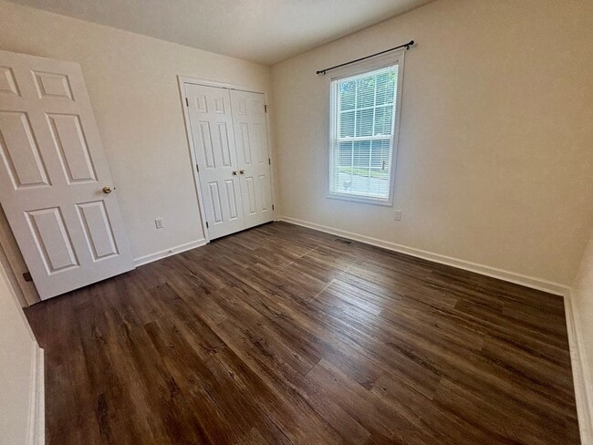 Building Photo - Cozy Rental Waiting For You!!