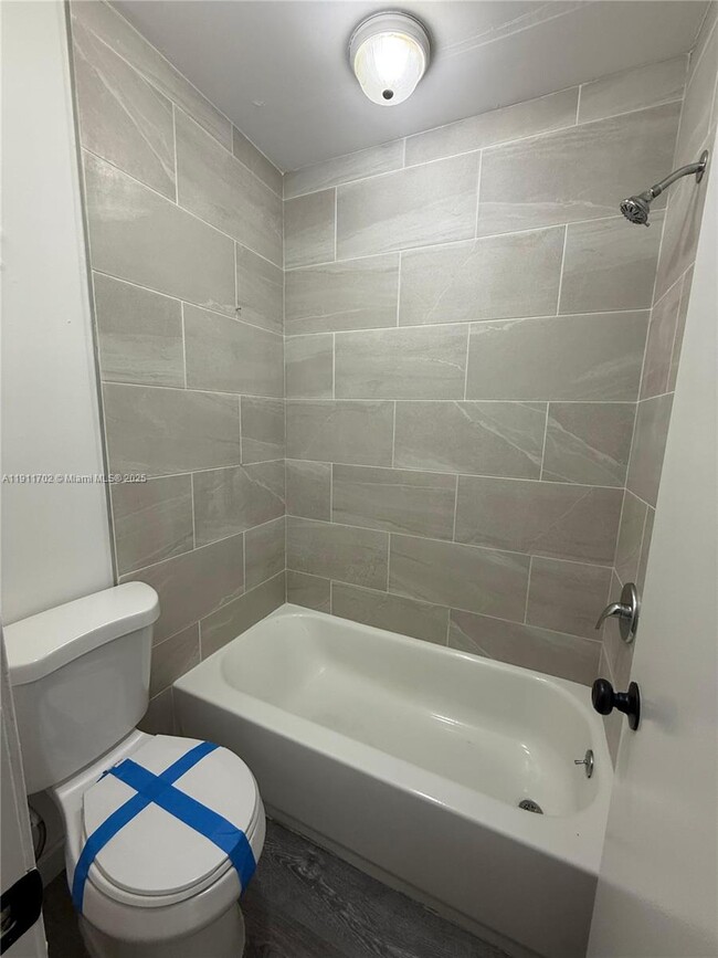 Building Photo - 6200 NW 26th Ct