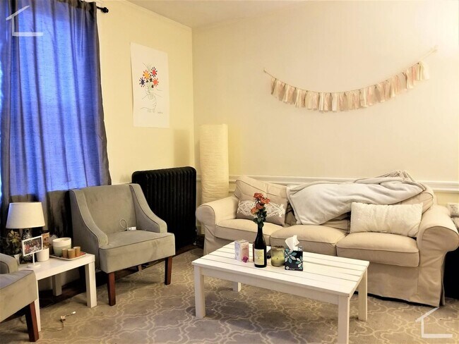 Building Photo - 9/1/26 No Fee! Sunny top floor 4BR/1BA with heat/hot water inc!