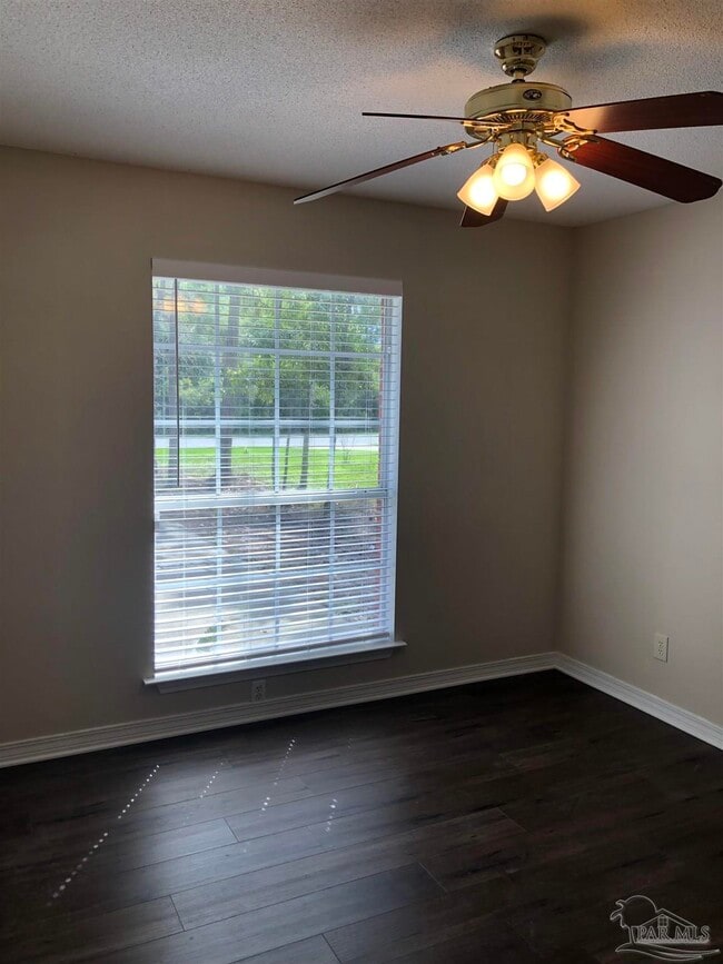Building Photo - 1044 Woodlore Cir