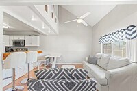 Building Photo - 5218 Beach Dr