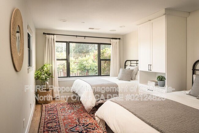 Building Photo - 202 Petersen Ln