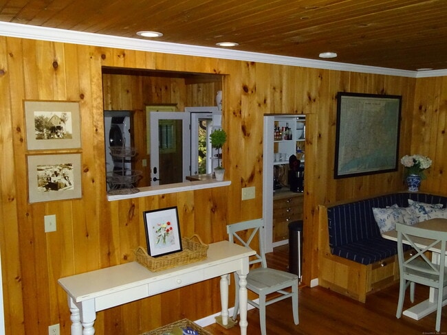 Building Photo - 187 Linden Ave