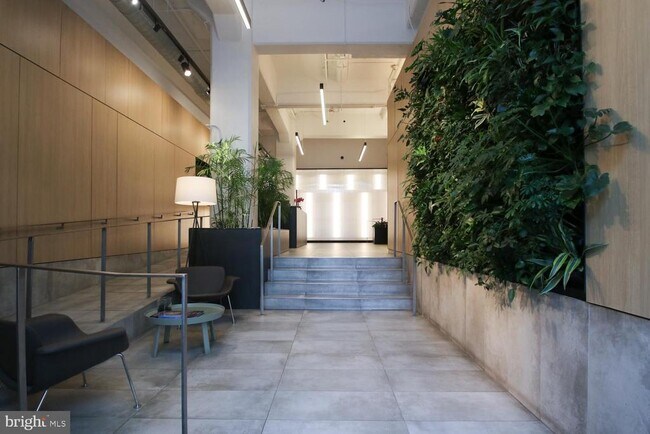 Building Photo - 2200 Arch St