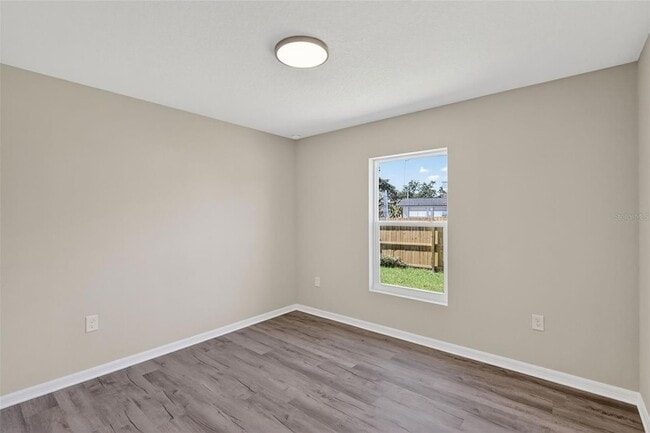 Building Photo - 1503 8th Ave E