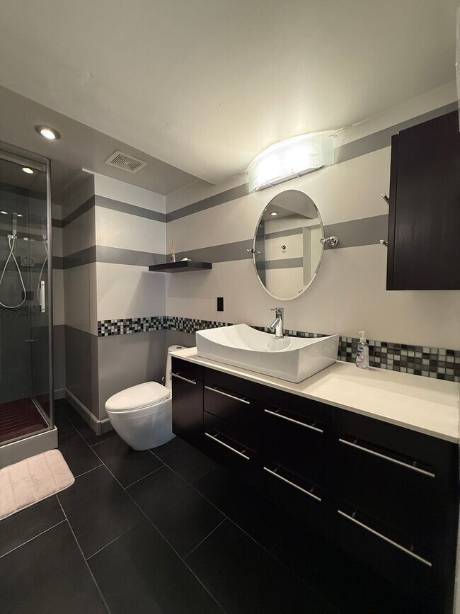 Building Photo - Your Colorado Oasis Awaits! 4 Bed, 3.5 Bath Home with Modern Amenities next to open space