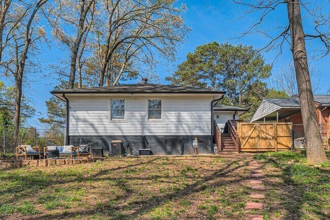 Building Photo - 1746 Hadlock St SW