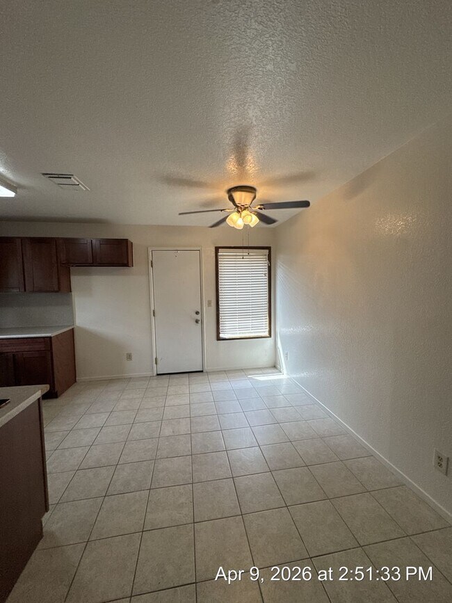 Building Photo - 1391