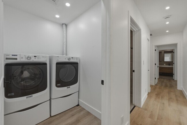 Building Photo - 461 SW 1st St