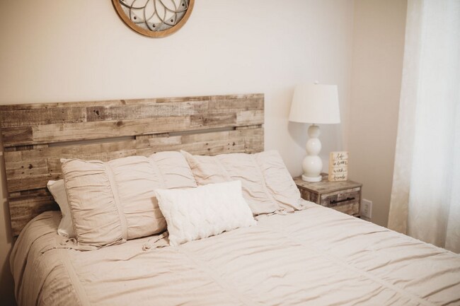 Building Photo - 9237 Shorter Lake Rd