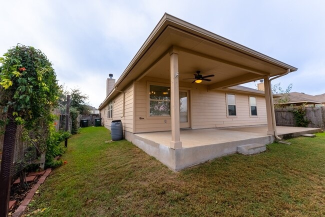 Building Photo - 448 Bottle Brush Dr