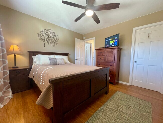 Building Photo - 6186 Chia Ave