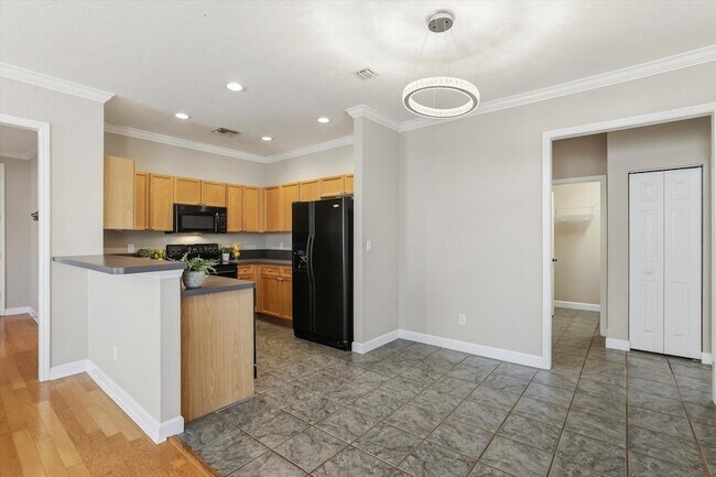 Building Photo - 3253 Stanhope Dr