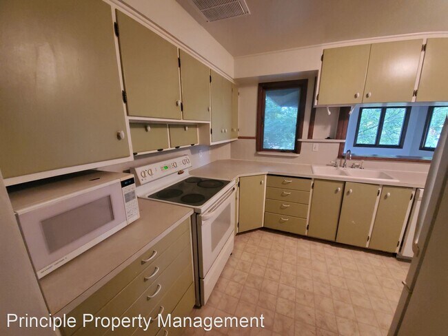 Building Photo - 3 br, 2 bath House - 1810 Fairmount Blvd.