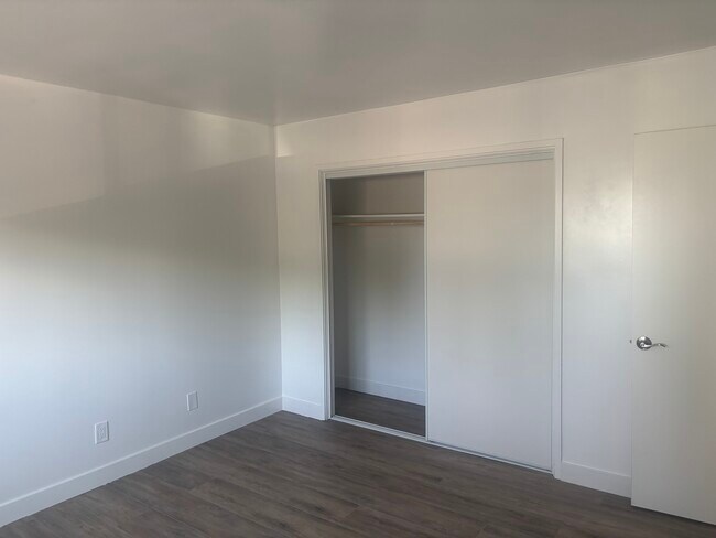 Building Photo - 1271 Murray Ave