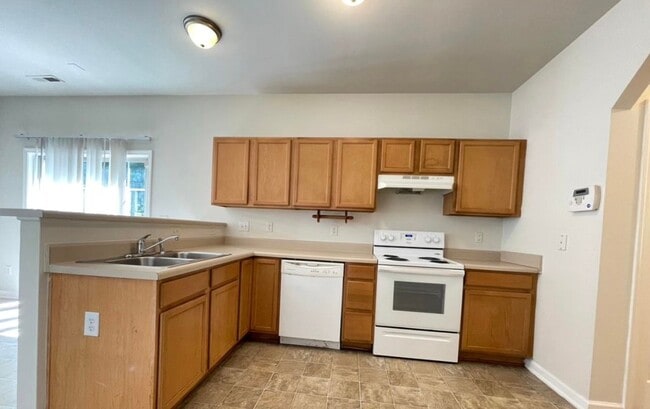 Building Photo - 3137 Rendezvous Dr