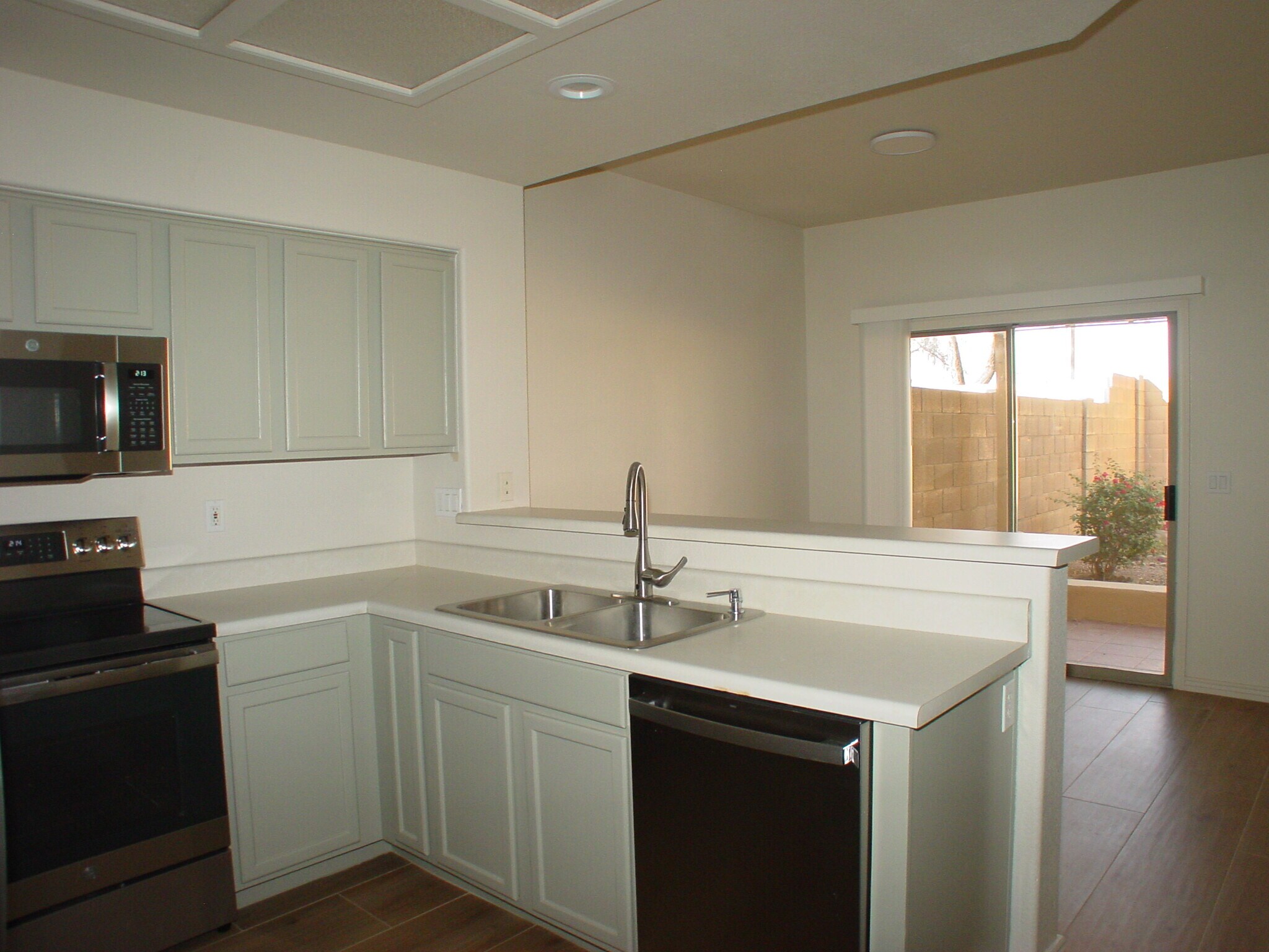 Building Photo - 8370 W Melinda Ln
