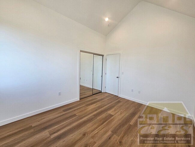 Building Photo - Modern Elegance Meets Timeless Charm – 4 bedroom 4 bath Home in North Oakland