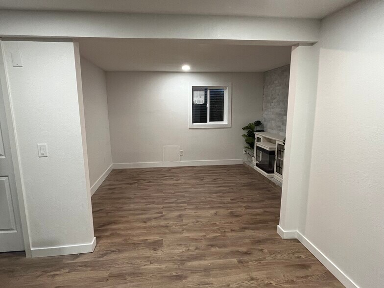 Building Photo - 17952 E Gunnison Pl