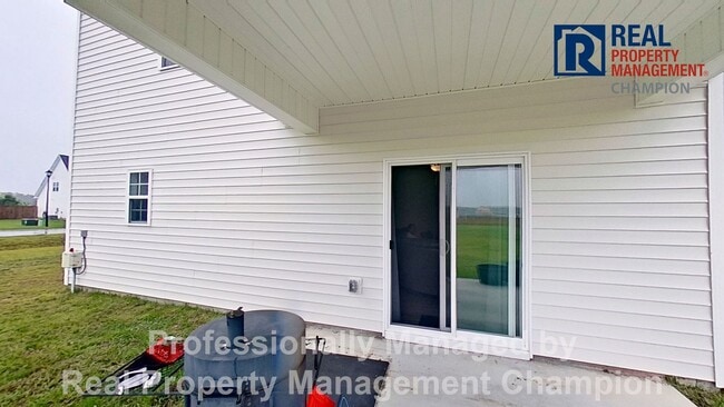 Building Photo - Like New Home with Open Layout and Spacious Rooms