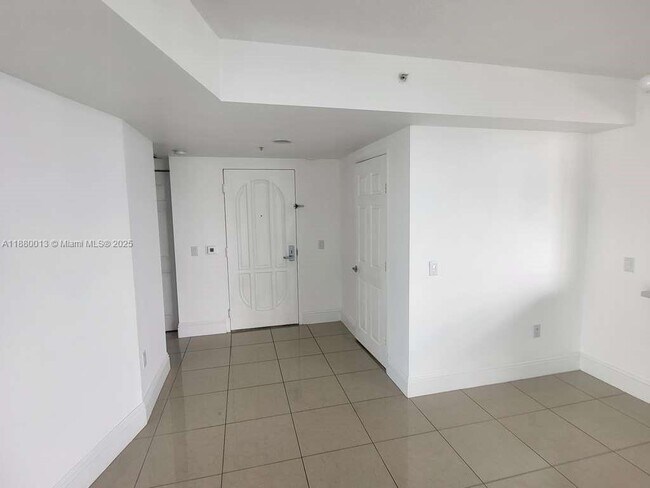 Building Photo - 3370 Hidden Bay Dr