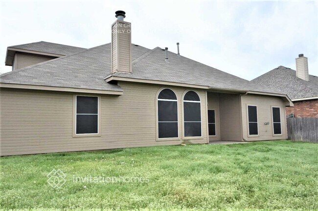 Building Photo - 505 Lakeview Cir