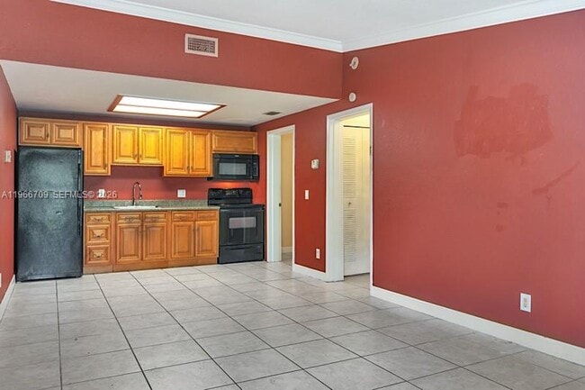 Building Photo - 7166 Southgate Blvd