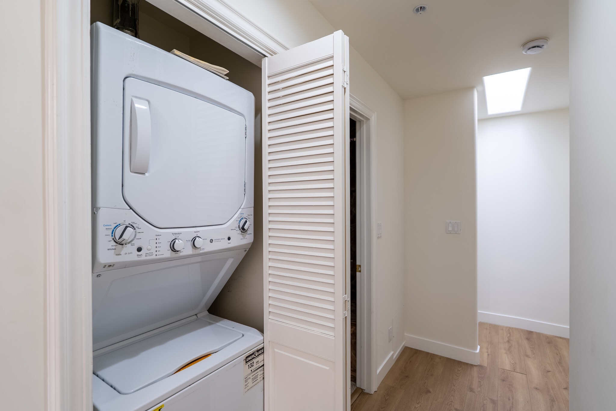 Building Photo - 1758 N Alexandria Ave