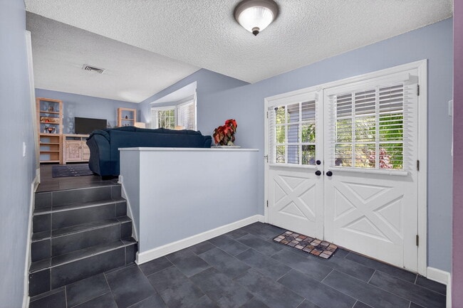 Building Photo - 2025 Jimmy Buffett Mem Hwy