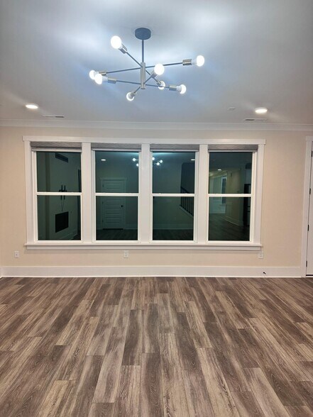 Building Photo - 113 Crested Coral Dr