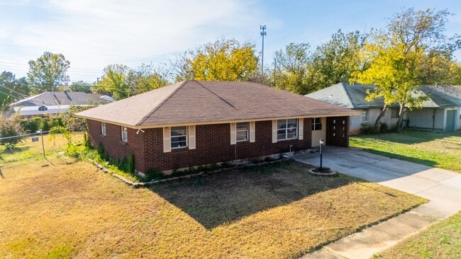 Building Photo - Cute 4 bedroom House