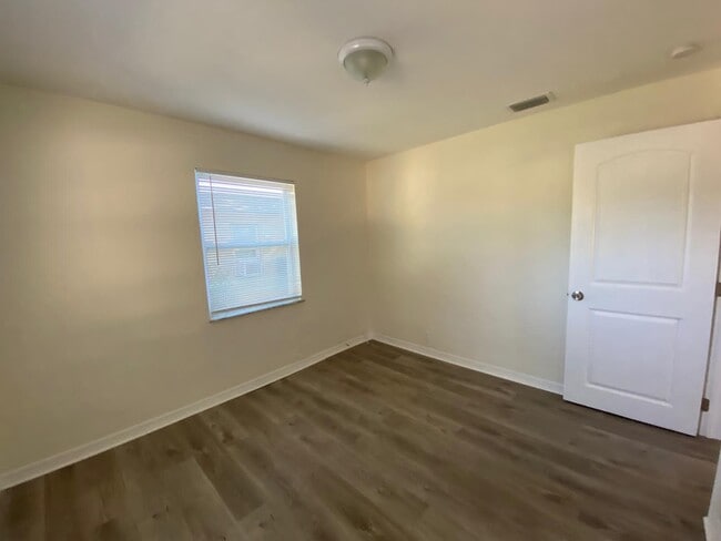 Building Photo - 911 NW 62 Ave