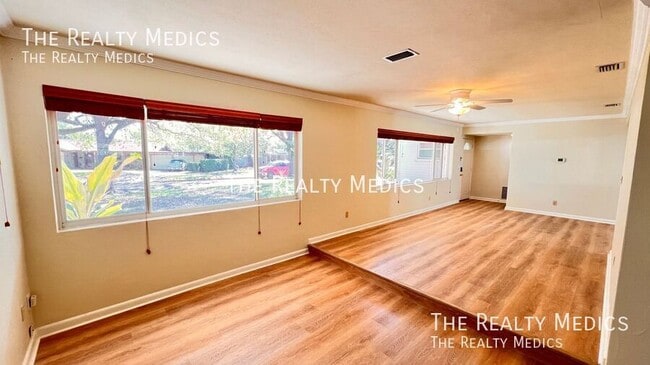 Building Photo - 1516 Dove Dr