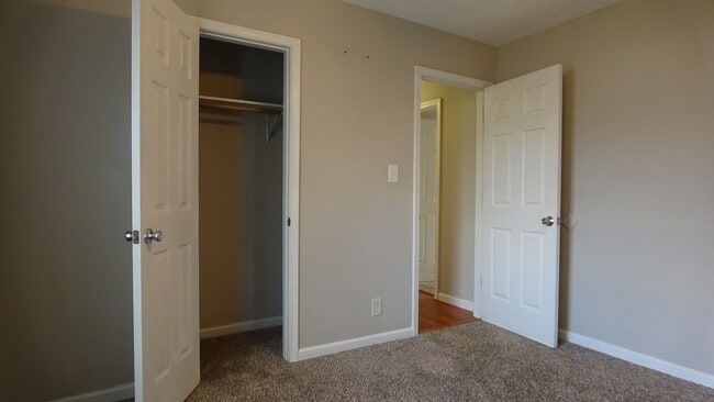 Building Photo - 1062 Shadow Ridge Ave