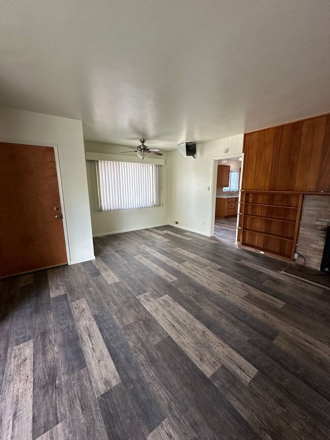 Building Photo - Three bedroom, one bath, downtown Bishop