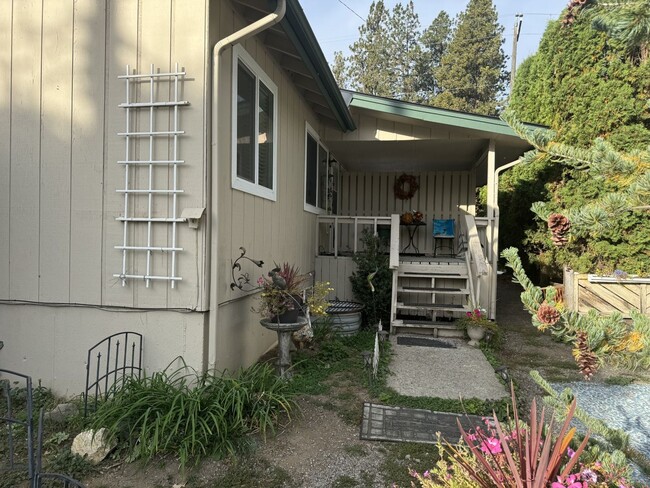 Primary Photo - Sanders Beach, Coeur d' Alene 3 Bedroom, 2...