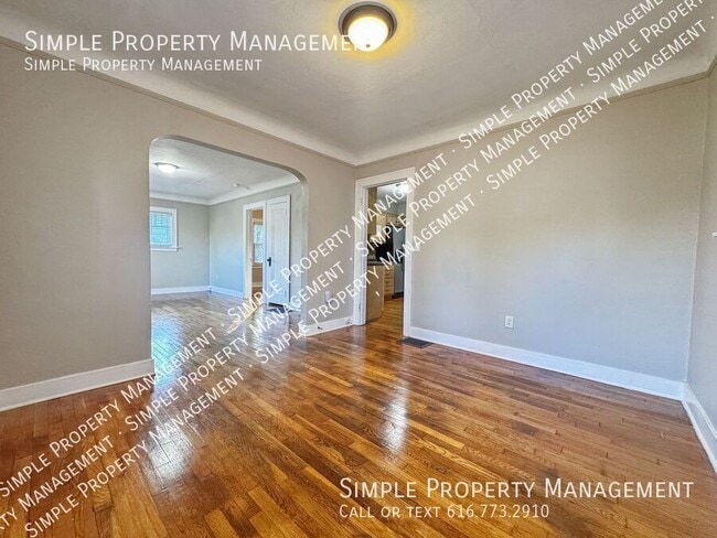 Building Photo - 1246 Dickinson St SE