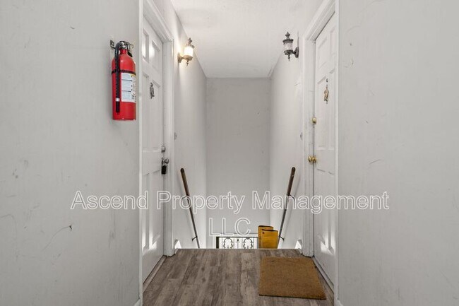 Building Photo - 1803 Bailey Ave
