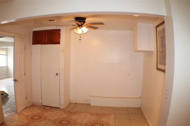 Building Photo - 7014 Fairway Dr