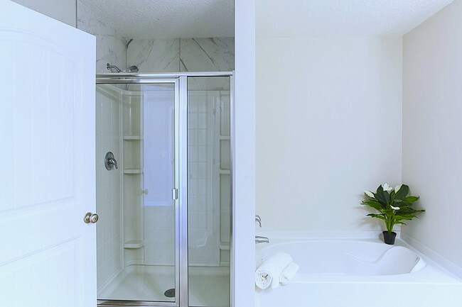 Building Photo - 1430 Evergreen Trl