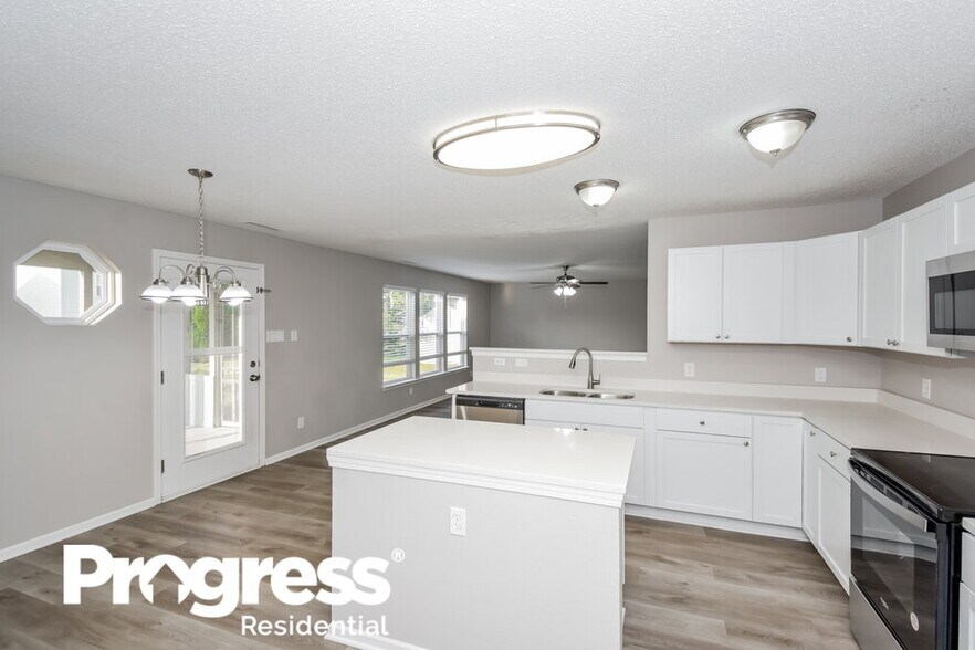Building Photo - 12432 Bearsdale Dr