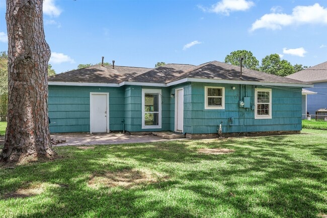 Building Photo - 2318 Pecan St