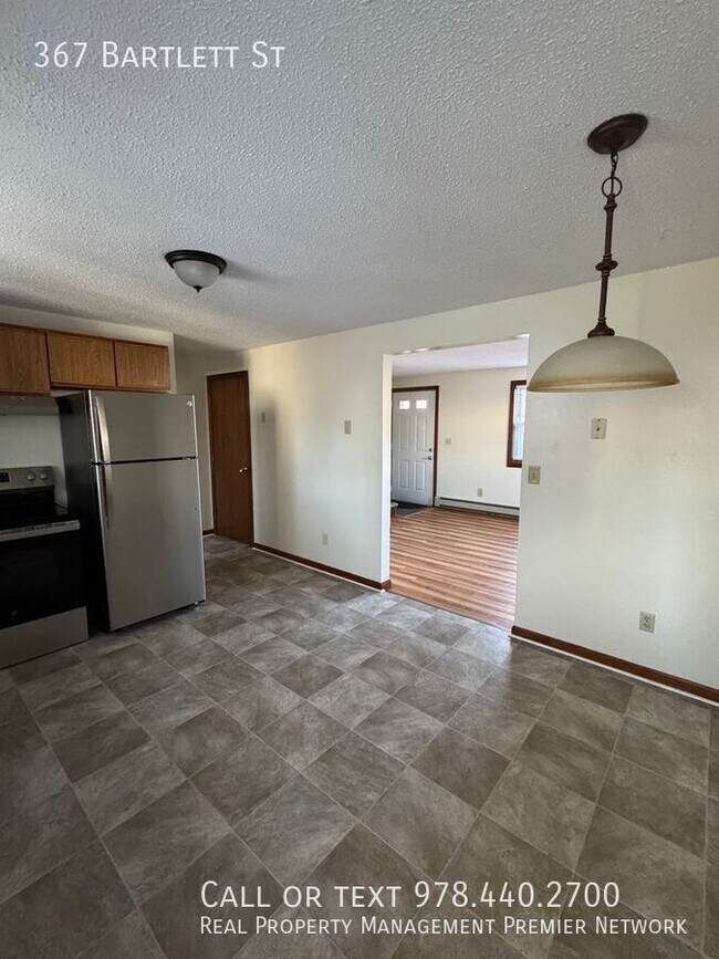 Building Photo - 367 Bartlett St