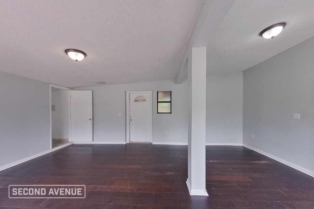 Building Photo - 7029 Fontainebleau Crescent