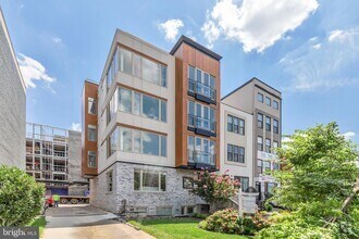 Building Photo - Sunny & Spacious NoMa penthouse with off-s...