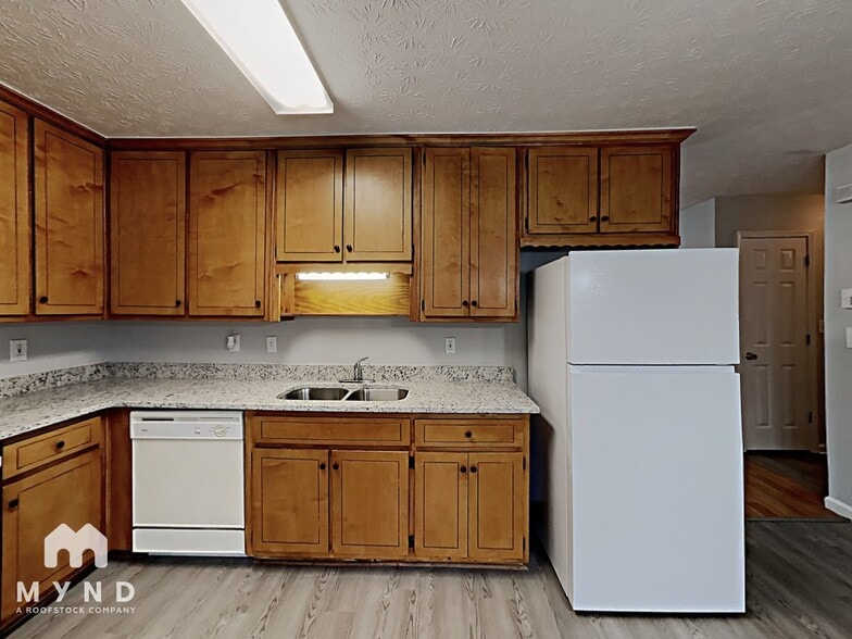 Building Photo - 10125 Village Dr NW