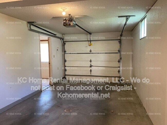 Building Photo - 8002 NW 79th Pl
