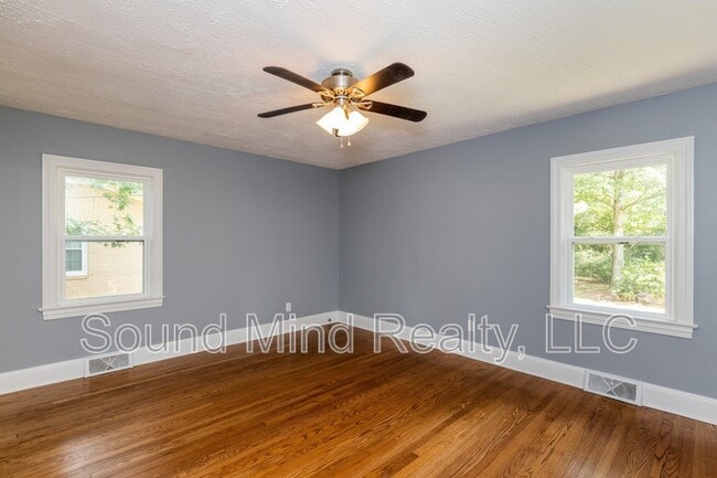 Building Photo - 3504 Hawthorne Rd