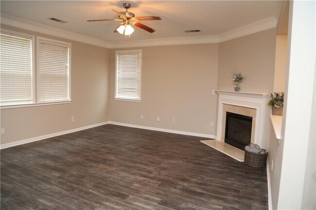 Building Photo - 173 Parkmont Ct