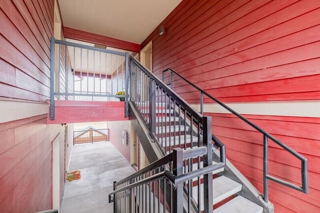 Building Photo - 13001 S Crompton Lane